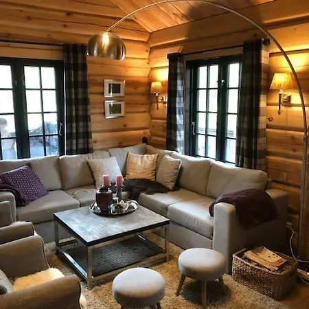 Great Log Cabin With Ski Inout And Fast Wifi Vakantiehuis