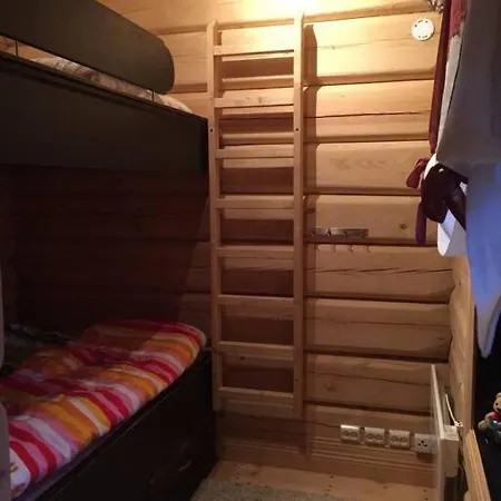 Great Log Cabin With Ski Inout And Fast Wifi